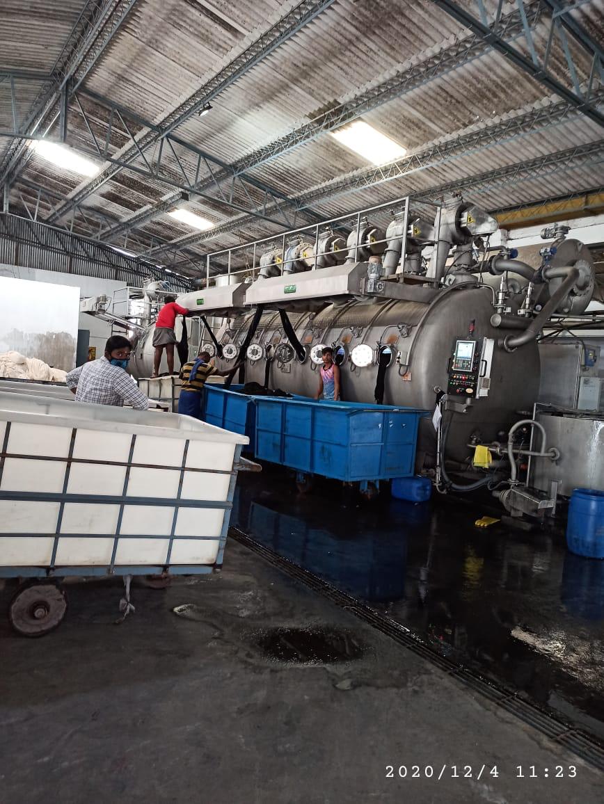 Metal-free finishing and packing area